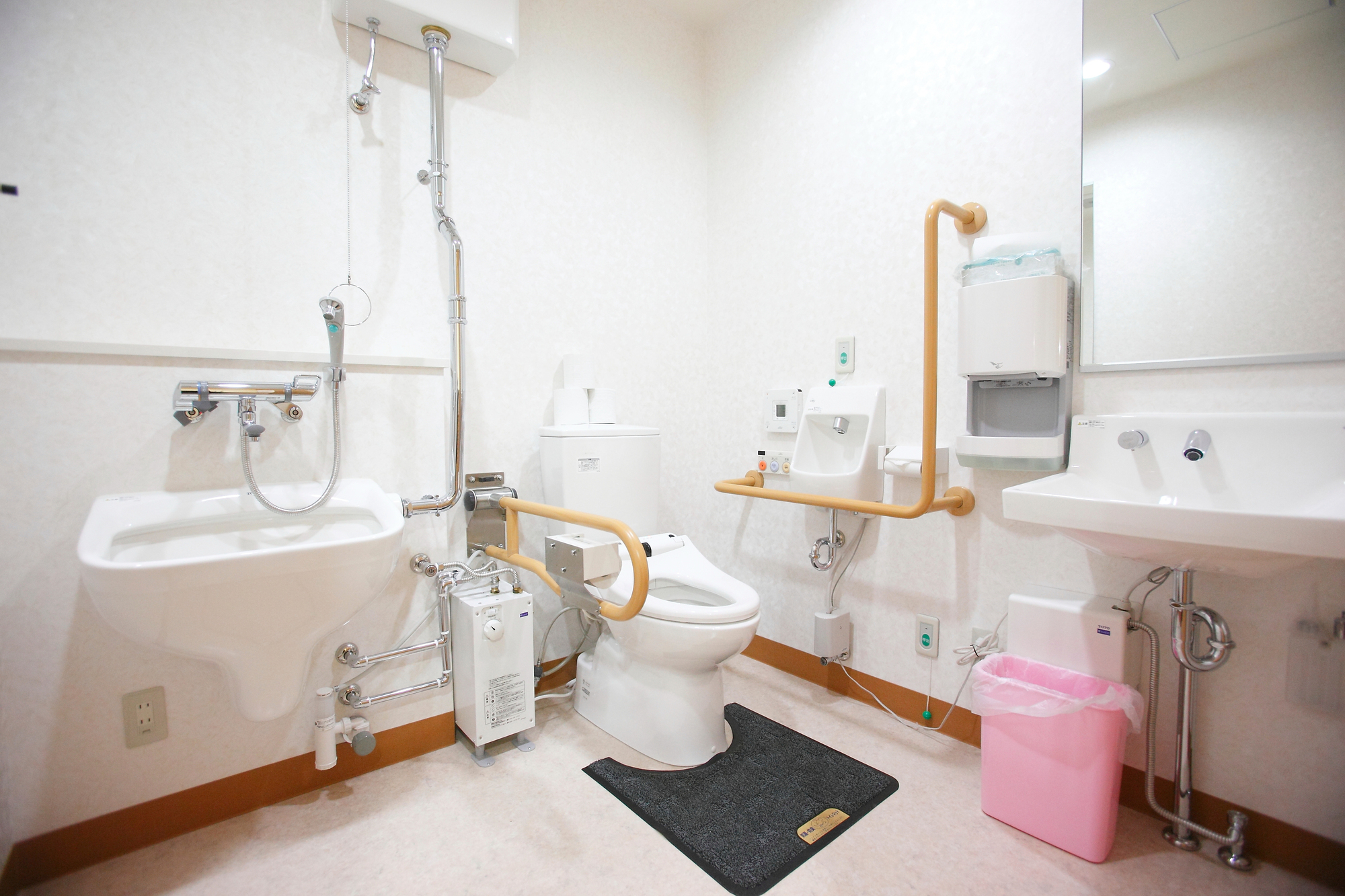 クリニックトイレの内装